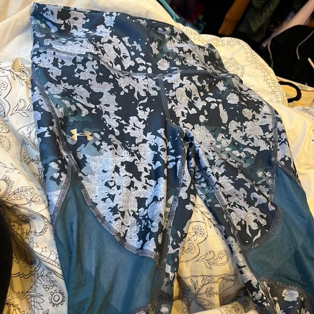 Under armour size medium leggings